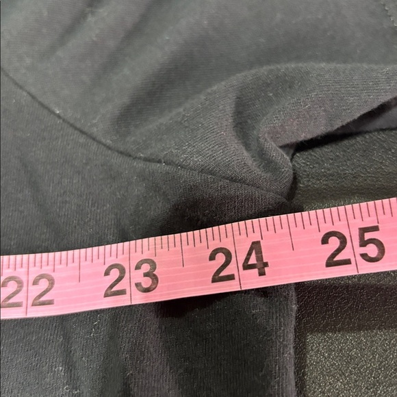 The Nike Tee DriFit, Crewneck, short sleeve Tee Shirt, Swoosh Logo chest - Picture 9 of 10